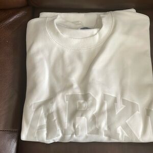 New unisex sweatshirt size medium
